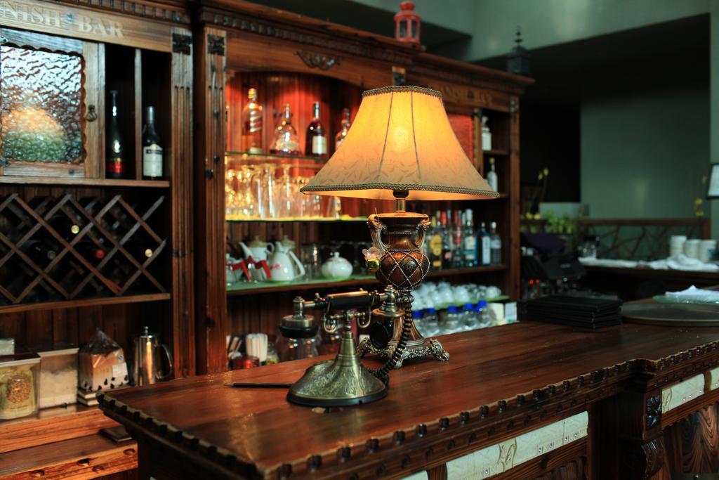 Manhattan Bund Business Hotel Shanghai Restaurant photo
