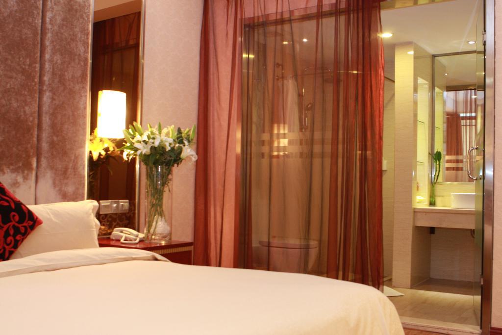 Manhattan Bund Business Hotel Shanghai Room photo