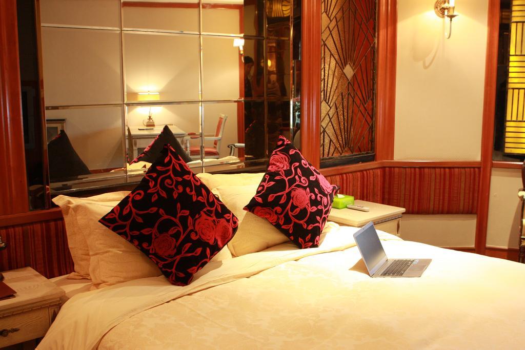 Manhattan Bund Business Hotel Shanghai Room photo