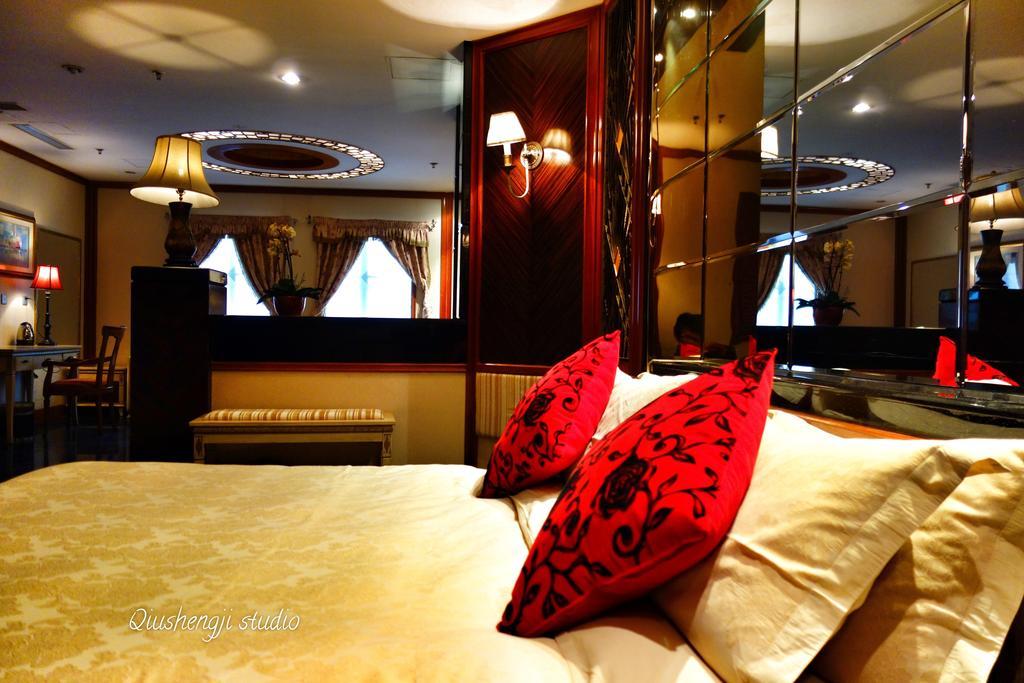 Manhattan Bund Business Hotel Shanghai Room photo