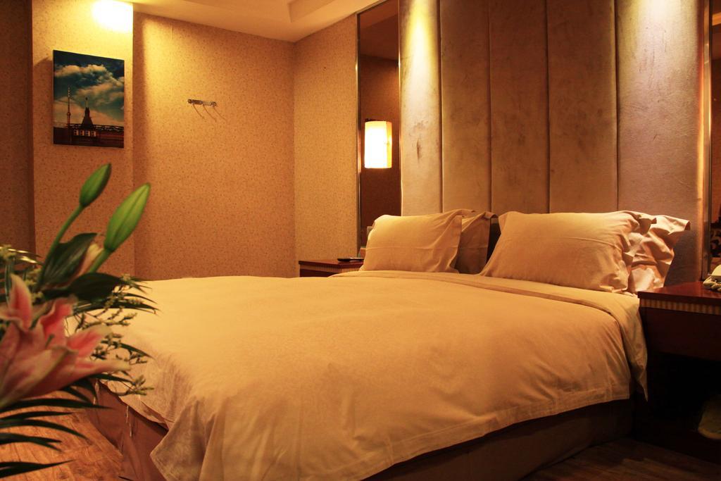 Manhattan Bund Business Hotel Shanghai Room photo